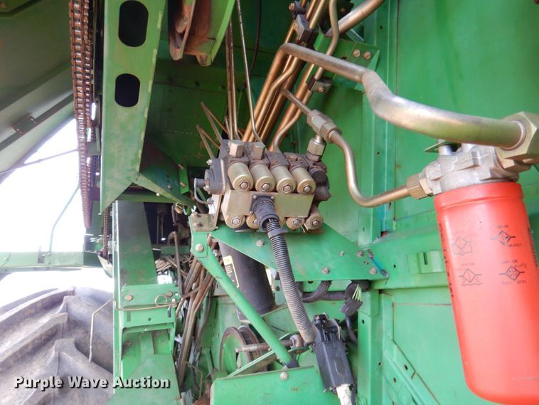 image for item DP3991 1993 John Deere 9600  combine