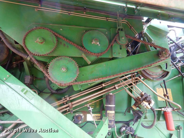 image for item DP3991 1993 John Deere 9600  combine