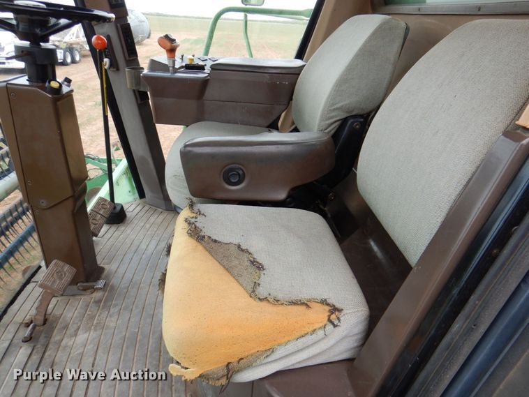 image for item DP3991 1993 John Deere 9600  combine