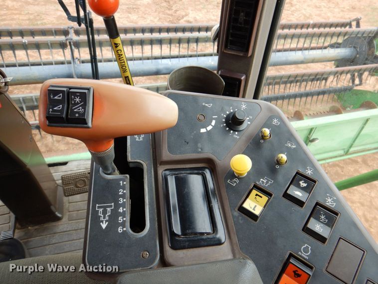 image for item DP3991 1993 John Deere 9600  combine