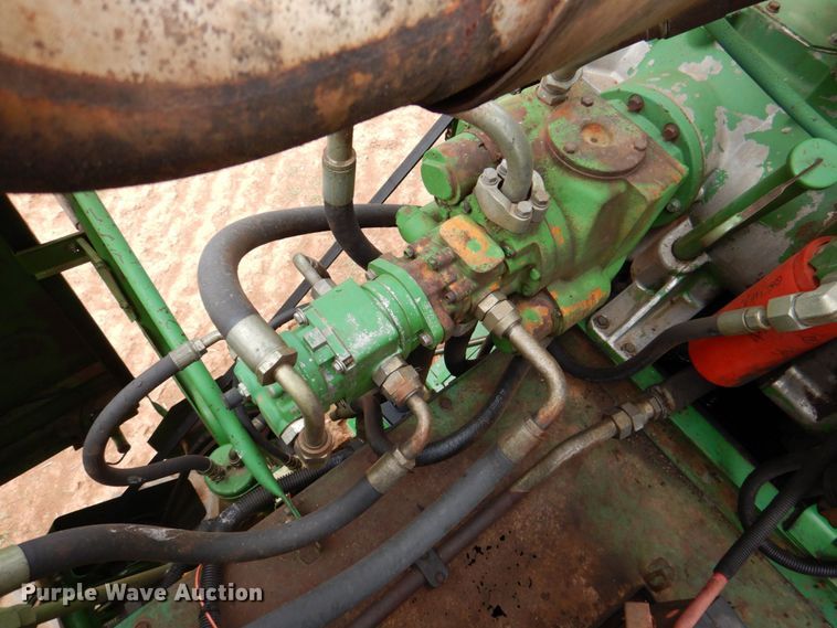 image for item DP3991 1993 John Deere 9600  combine