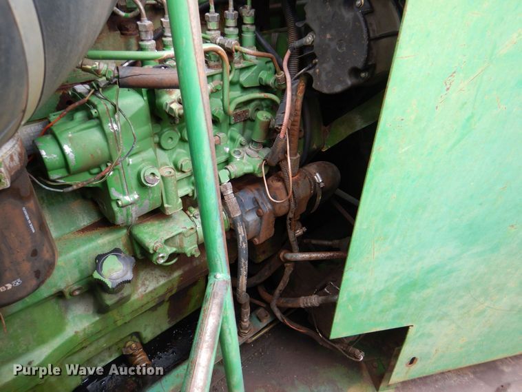 image for item DP3991 1993 John Deere 9600  combine