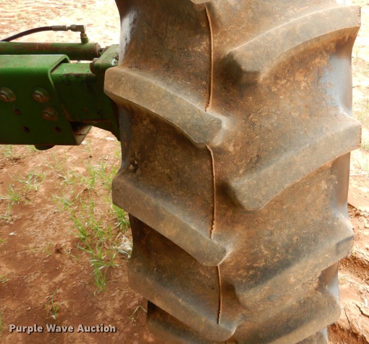 image for item DP3991 1993 John Deere 9600  combine