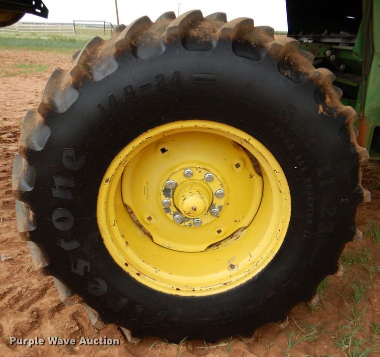 image for item DP3991 1993 John Deere 9600  combine