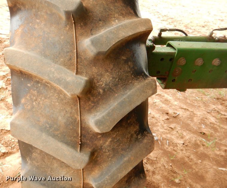 image for item DP3991 1993 John Deere 9600  combine