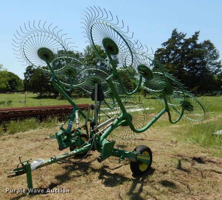 image for item DP4003 John Deere 702  hay rake