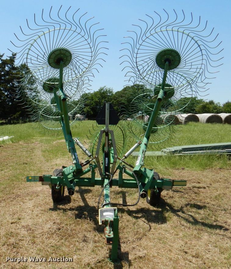 image for item DP4003 John Deere 702  hay rake