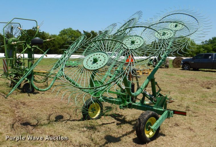 image for item DP4003 John Deere 702  hay rake