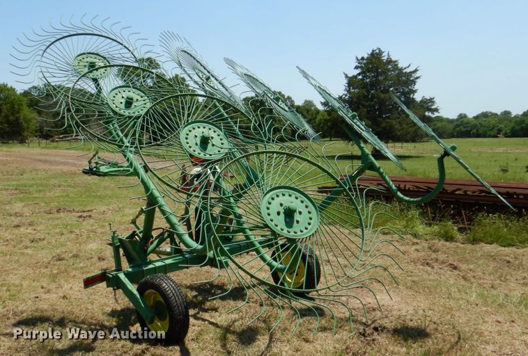 image for item DP4003 John Deere 702  hay rake
