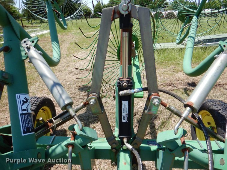 image for item DP4003 John Deere 702  hay rake