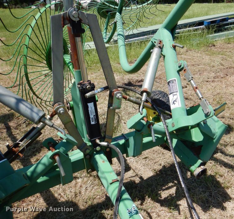 image for item DP4003 John Deere 702  hay rake