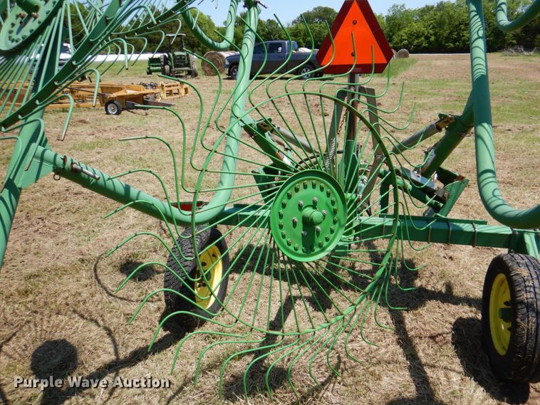 image for item DP4003 John Deere 702  hay rake
