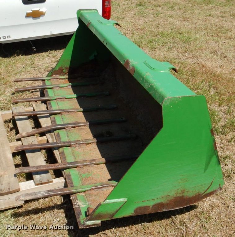 image for item DP4006 2005 John Deere 5225  MFWD tractor