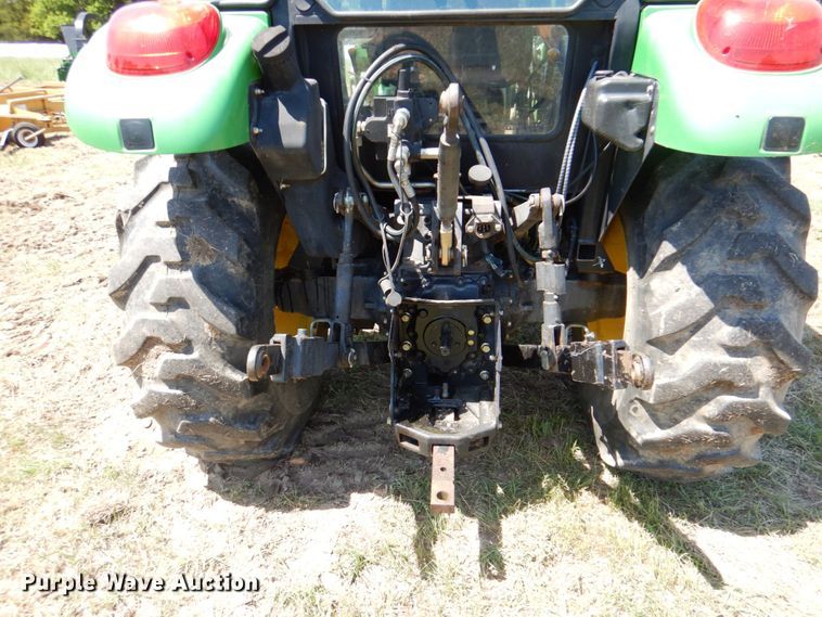 image for item DP4006 2005 John Deere 5225  MFWD tractor