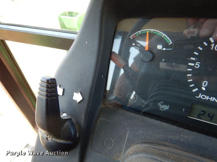 image for item DP4006 2005 John Deere 5225  MFWD tractor