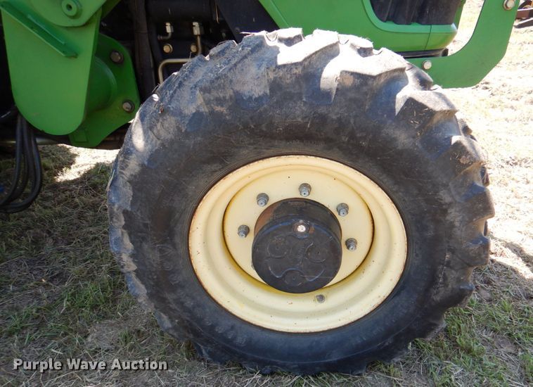 image for item DP4006 2005 John Deere 5225  MFWD tractor