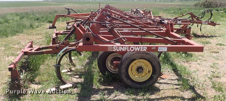 image for item DP4651 Sunflower Fallow King 3050-35  field cultivator