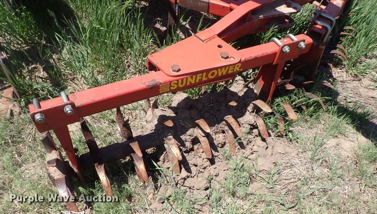 image for item DP4651 Sunflower Fallow King 3050-35  field cultivator