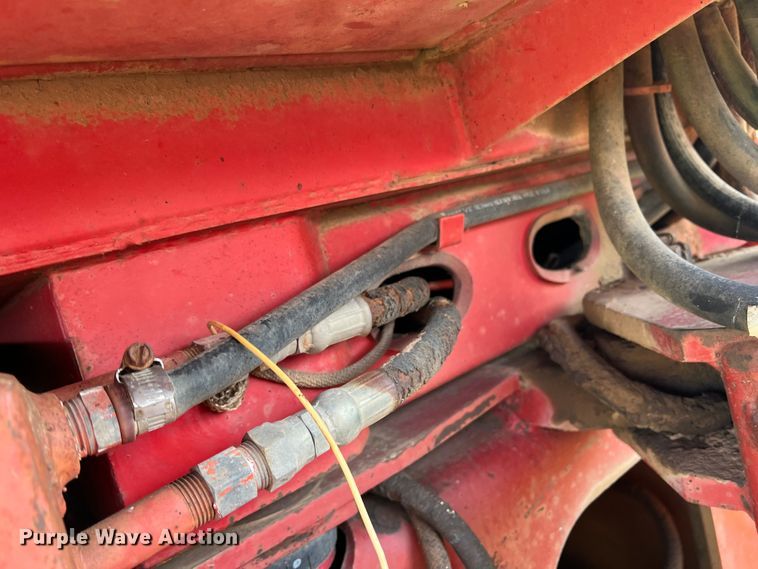 image for item DR1339 1981 Versatile 895  4WD tractor