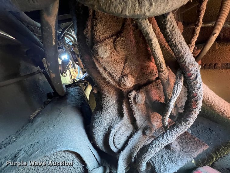 image for item DR1339 1981 Versatile 895  4WD tractor