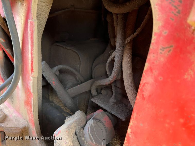 image for item DR1339 1981 Versatile 895  4WD tractor