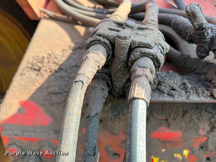 image for item DR1339 1981 Versatile 895  4WD tractor