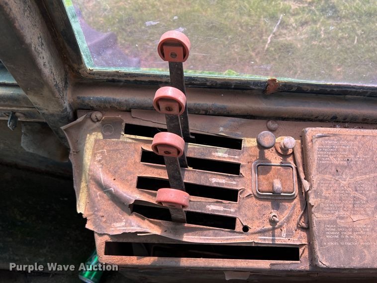 image for item DR1339 1981 Versatile 895  4WD tractor