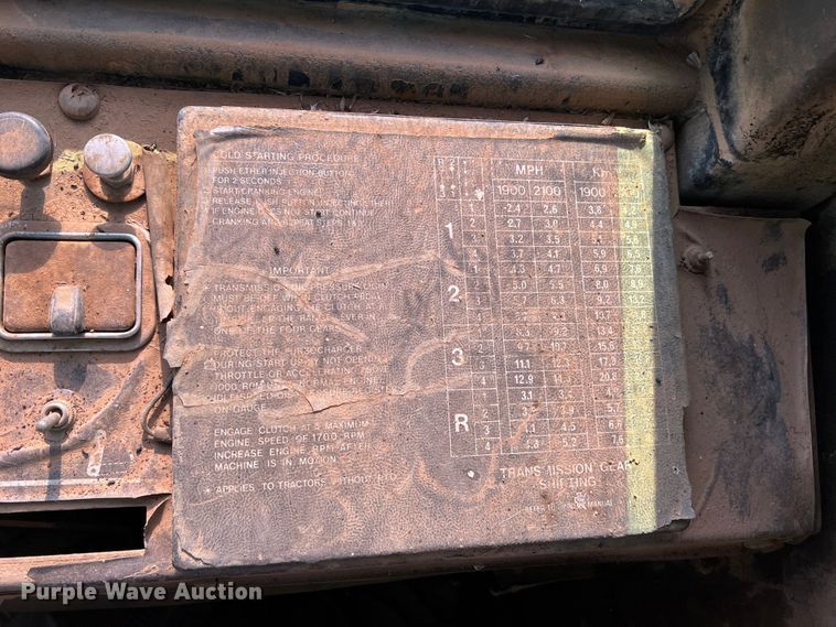 image for item DR1339 1981 Versatile 895  4WD tractor