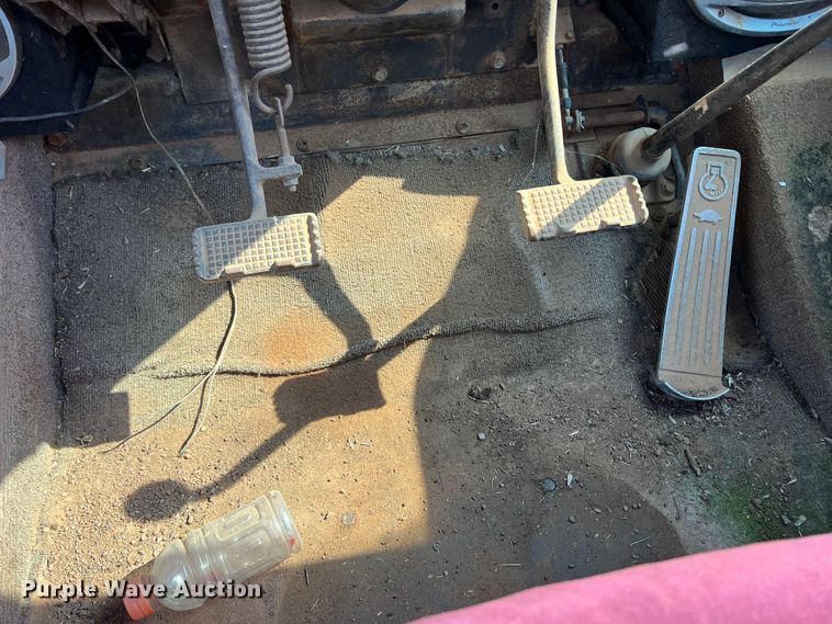 image for item DR1339 1981 Versatile 895  4WD tractor