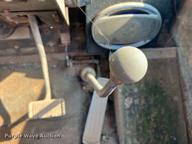 image for item DR1339 1981 Versatile 895  4WD tractor