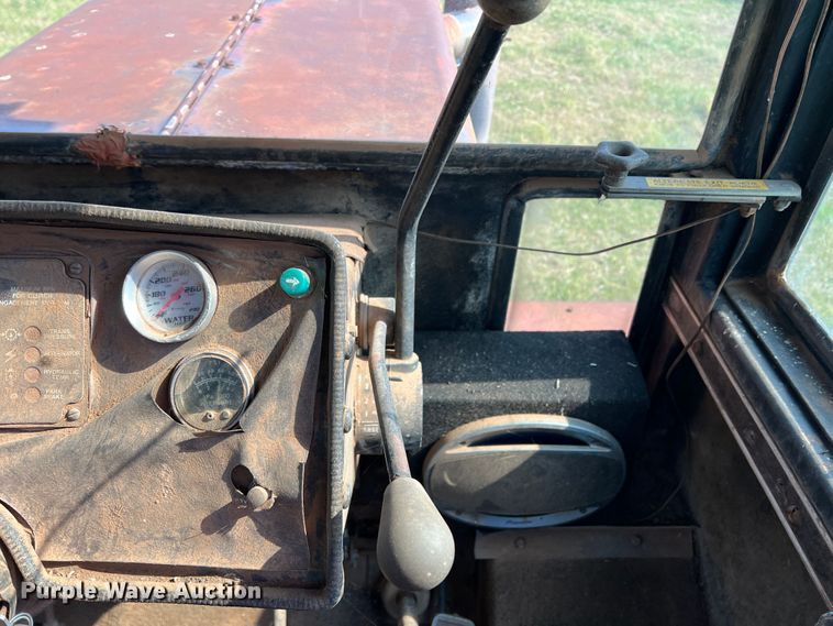 image for item DR1339 1981 Versatile 895  4WD tractor