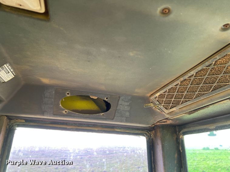 image for item DR1339 1981 Versatile 895  4WD tractor