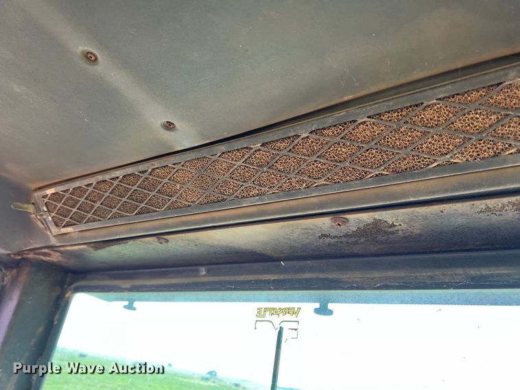 image for item DR1339 1981 Versatile 895  4WD tractor