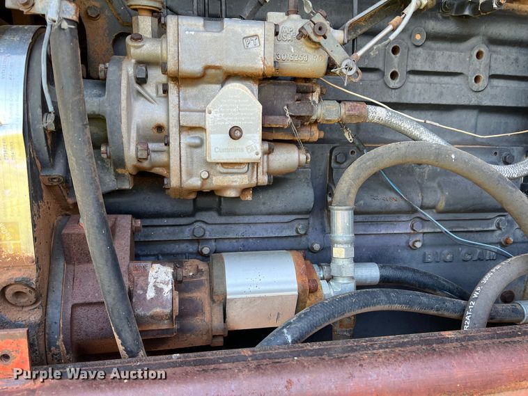 image for item DR1339 1981 Versatile 895  4WD tractor