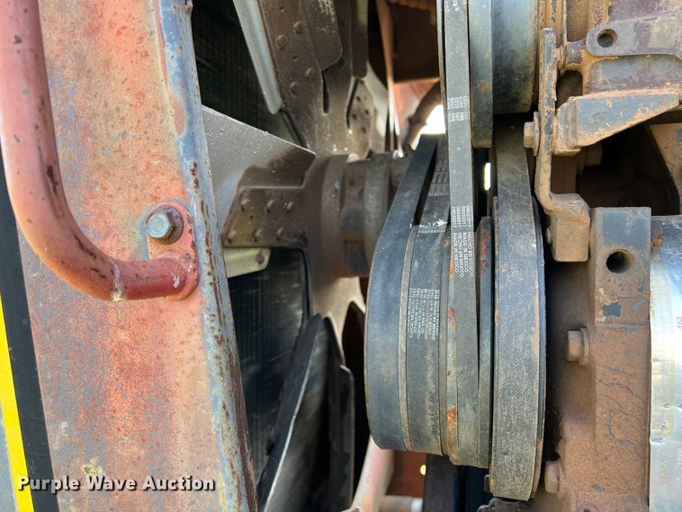 image for item DR1339 1981 Versatile 895  4WD tractor