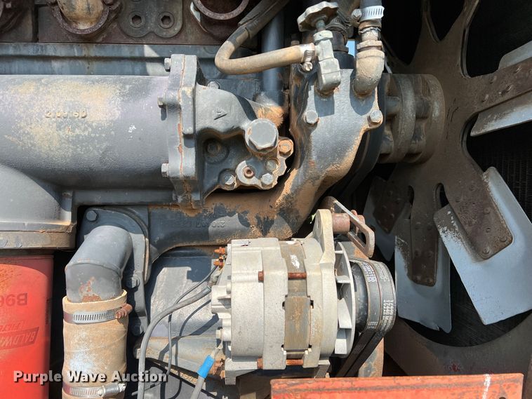 image for item DR1339 1981 Versatile 895  4WD tractor