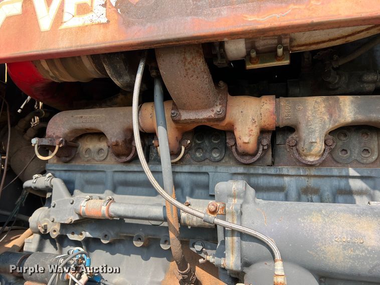 image for item DR1339 1981 Versatile 895  4WD tractor