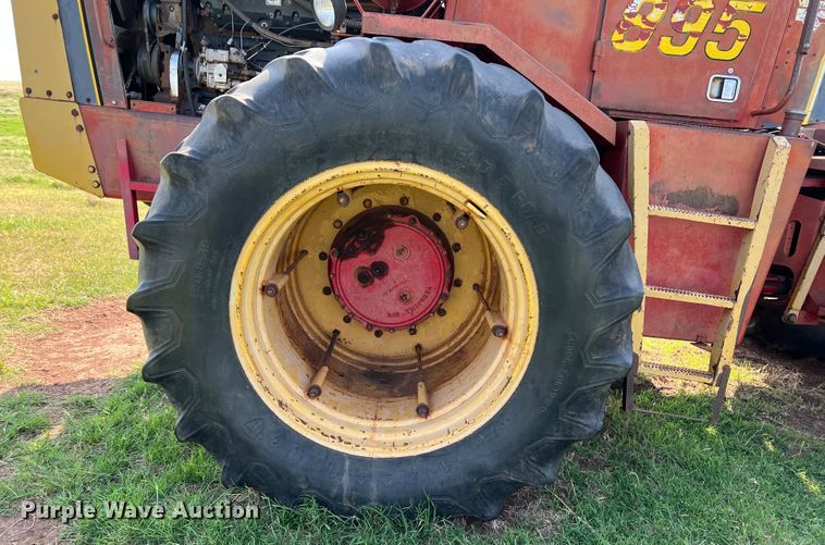image for item DR1339 1981 Versatile 895  4WD tractor