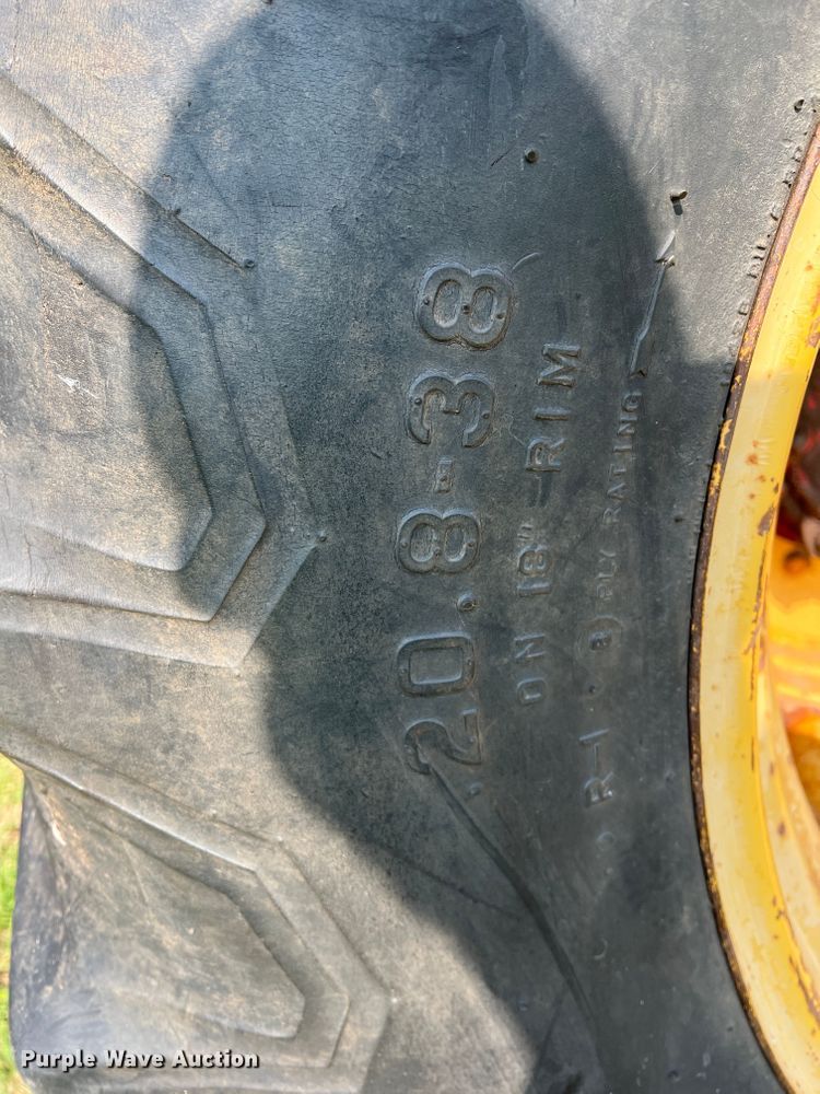 image for item DR1339 1981 Versatile 895  4WD tractor