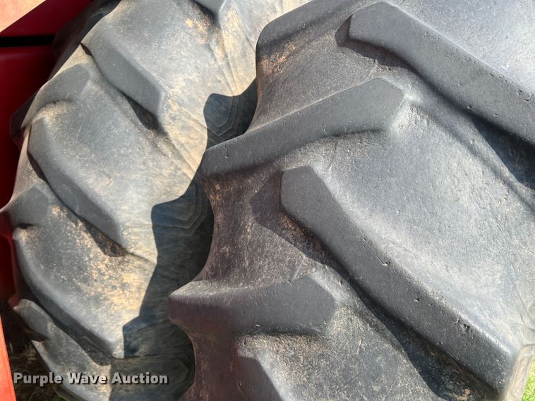 image for item DR1339 1981 Versatile 895  4WD tractor