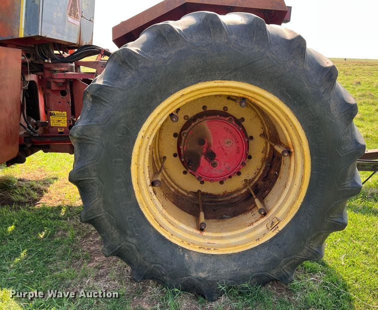 image for item DR1339 1981 Versatile 895  4WD tractor