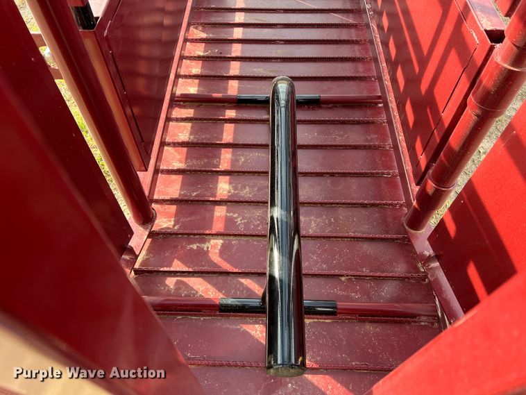 image for item DR1344 Livestock squeeze chute
