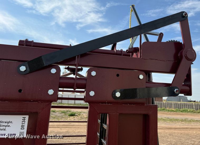 image for item DR1344 Livestock squeeze chute