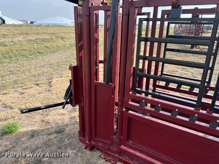 image for item DR1344 Livestock squeeze chute