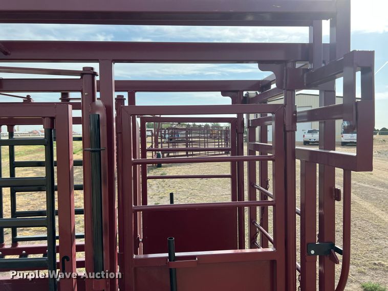 image for item DR1344 Livestock squeeze chute