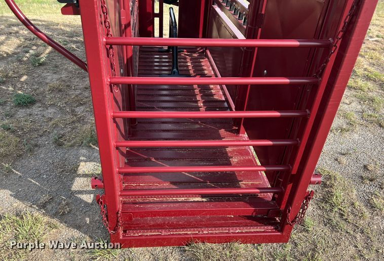 image for item DR1344 Livestock squeeze chute