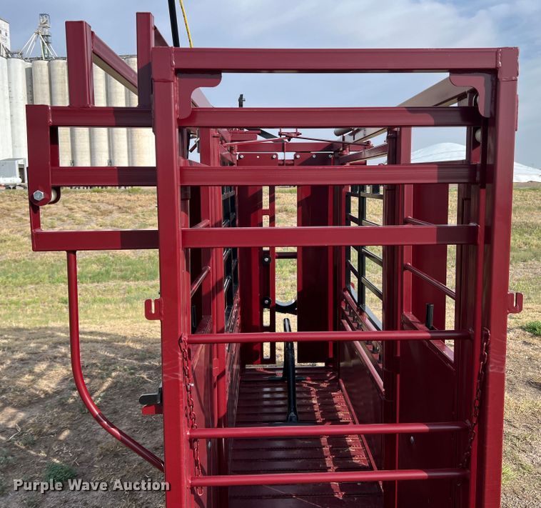 image for item DR1344 Livestock squeeze chute
