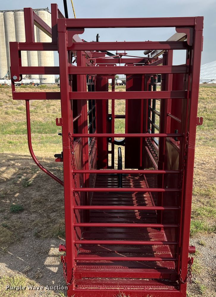 image for item DR1344 Livestock squeeze chute