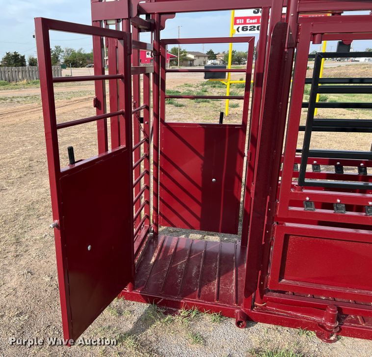 image for item DR1344 Livestock squeeze chute