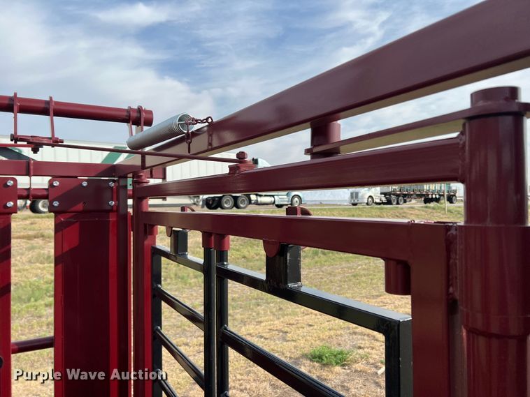 image for item DR1344 Livestock squeeze chute